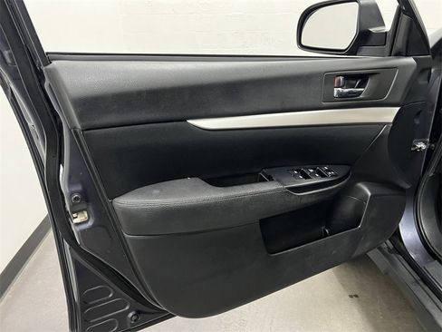 Used 2013 Subaru Outback 2.5i Premium w/ All-Weather Pkg image 20