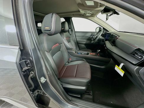 New 2026 Nissan Kicks SR w/ SR Premium Package FWD image 35