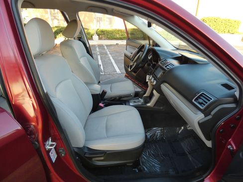 Used 2018 Subaru Forester 2.5i w/ Alloy Wheel Package image 32