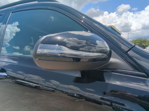 Used 2024 Mercedes-Benz EQB 300 4MATIC image 23