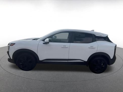 Used 2025 Nissan Kicks SV image 9