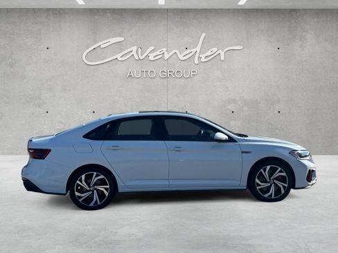 Used 2024 Volkswagen Jetta GLI Autobahn image 17
