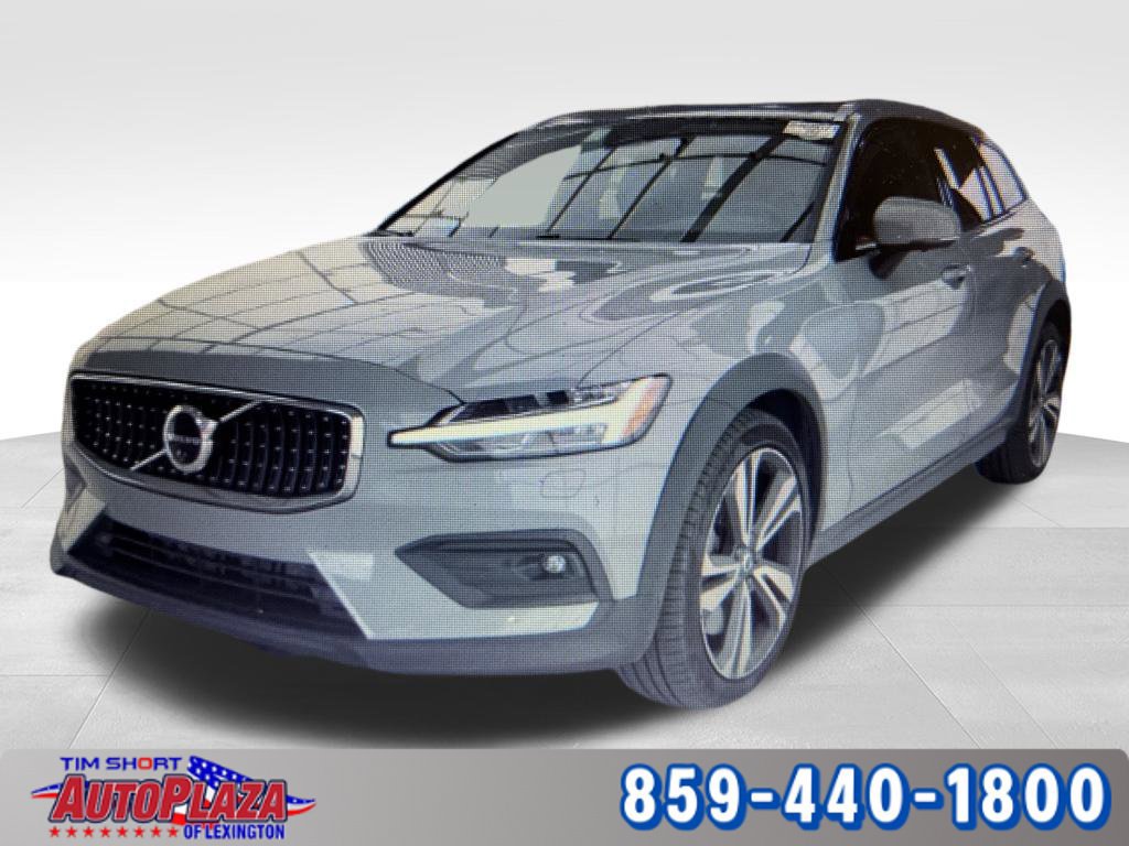 Used 2025 Volvo V60 B5 Cross Country Plus AWD/4WD image 1