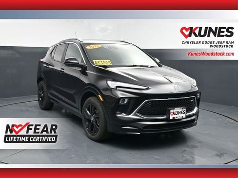 Used 2024 Buick Encore GX Sport Touring image 1