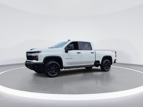 Used 2024 Chevrolet Silverado 2500 Custom w/ Custom Value Package AWD/4WD image 4
