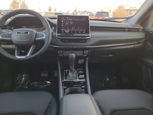 New 2026 Jeep Compass Latitude image 18