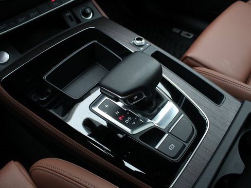 Used 2025 Audi Q5 2.0T Premium Plus w/ Premium Plus Package image 19