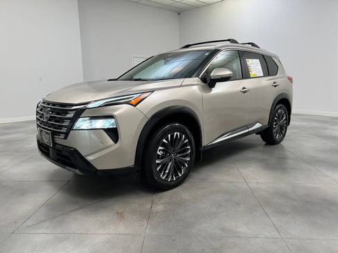 Used 2026 Nissan Rogue Platinum w/ Platinum Premium Package AWD/4WD image 4