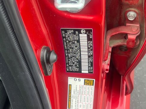 Used 2021 Toyota Corolla LE image 28