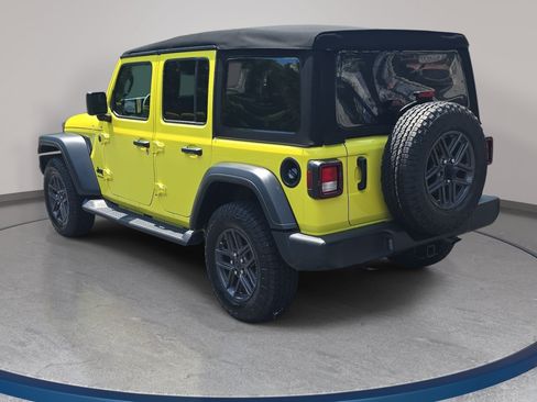 Used 2024 Jeep Wrangler Unlimited Sport AWD/4WD image 7
