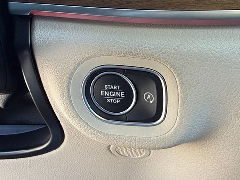 Used 2022 Mercedes-Benz GLS 450 4MATIC image 35