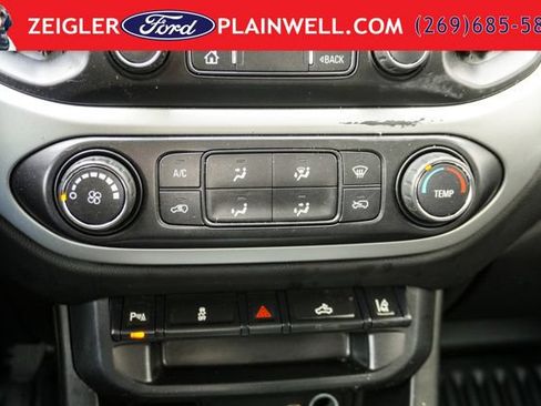 Used 2022 Chevrolet Colorado LT w/ Fleet Safety Package RWD image 16