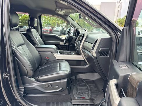 Used 2020 Ford F250 Lariat w/ Lariat Ultimate Package AWD/4WD image 28