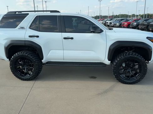 Used 2025 Toyota 4Runner TRD Off-Road Premium image 2