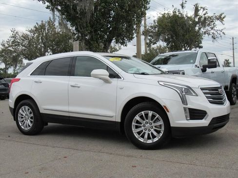 Used 2019 Cadillac XT5 Base image 2