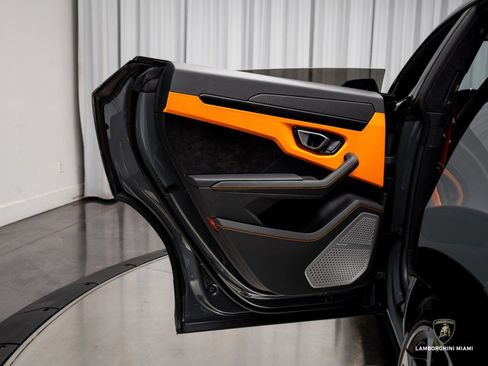 Used 2023 Lamborghini Urus S image 47