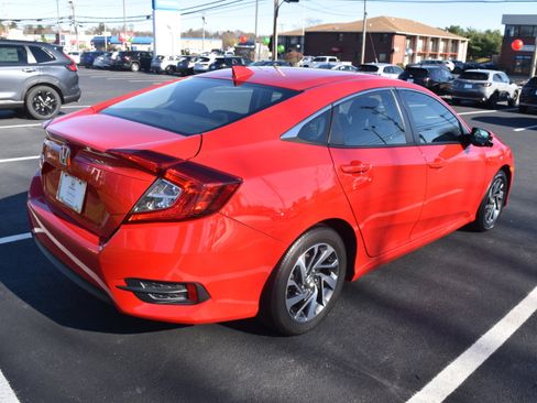 Certified 2018 Honda Civic EX image 3