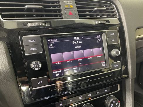 Used 2019 Volkswagen Golf 4-Door FWD image 7