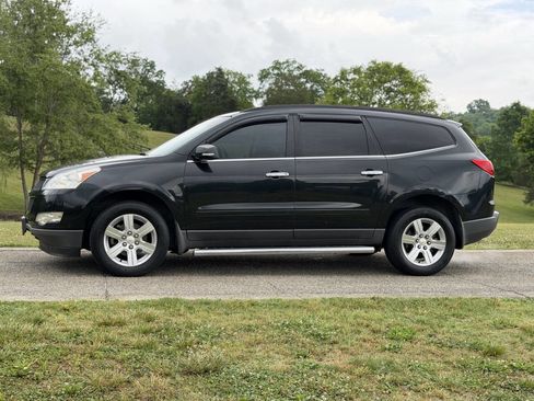 Used 2012 Chevrolet Traverse LT FWD image 4