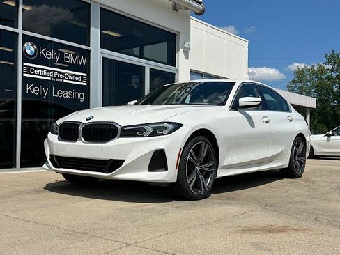 Used 2024 BMW 330i xDrive Sedan w/ Premium Package AWD/4WD image 3