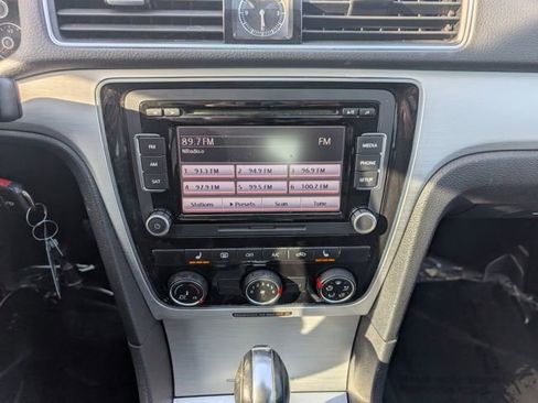 Used 2013 Volkswagen Passat 2.5 SE image 12