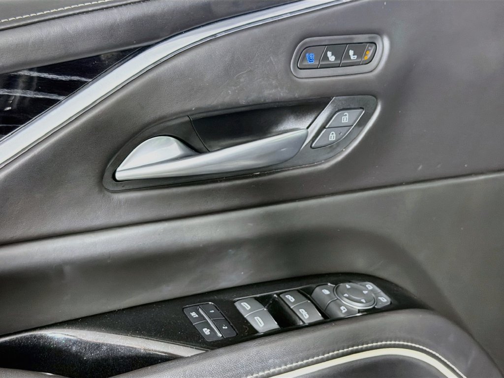 Used 2023 Cadillac Escalade V AWD/4WD image 18