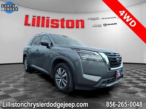 Used 2023 Nissan Pathfinder SL image 1