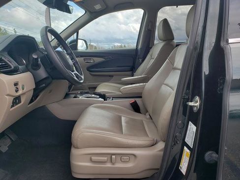 Used 2020 Honda Pilot Touring image 10