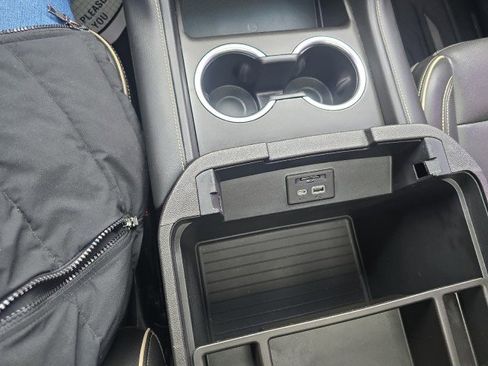 Used 2021 GMC Yukon SLT image 39