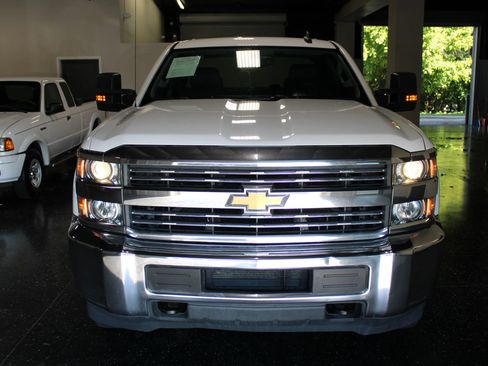 Used 2018 Chevrolet Silverado 2500 W/T w/ WT Convenience Package RWD image 8
