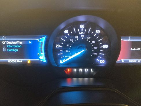 Used 2020 Ford Fusion SE FWD image 23