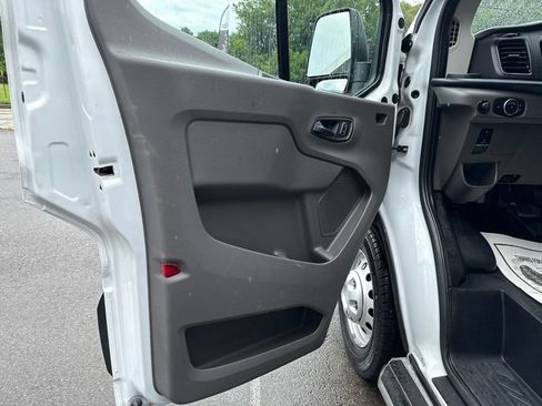 Used 2024 Ford Transit 250 Low Roof AWD w/ Exterior Upgrade Package image 19
