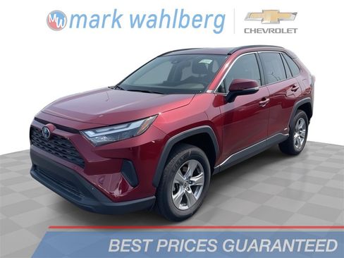 Used 2022 Toyota RAV4 XLE image 1