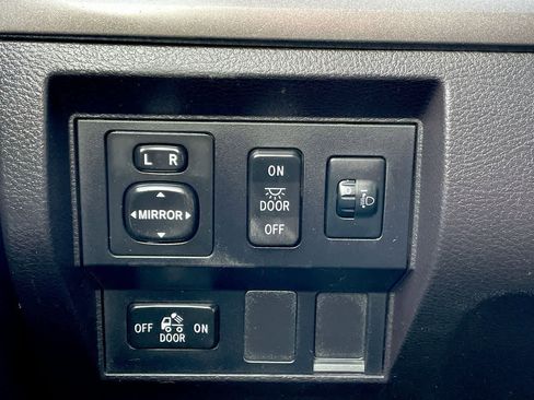 Used 2015 Toyota Tundra SR5 image 27