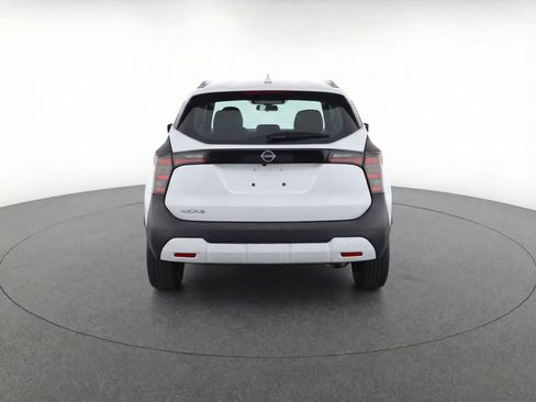 Used 2025 Nissan Kicks SV image 7