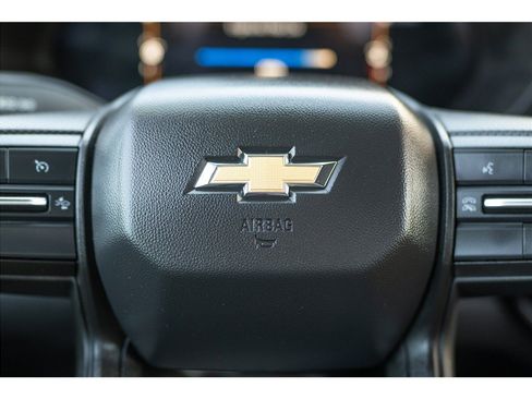 Used 2023 Chevrolet Colorado W/T w/ WT Convenience Package RWD image 4