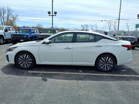 Used 2023 Nissan Altima 2.5 SV image 5
