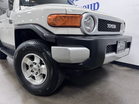 Used 2010 Toyota FJ Cruiser Sport Utility 2D image 16