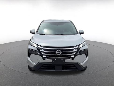 Used 2025 Nissan Rogue SV AWD/4WD image 3