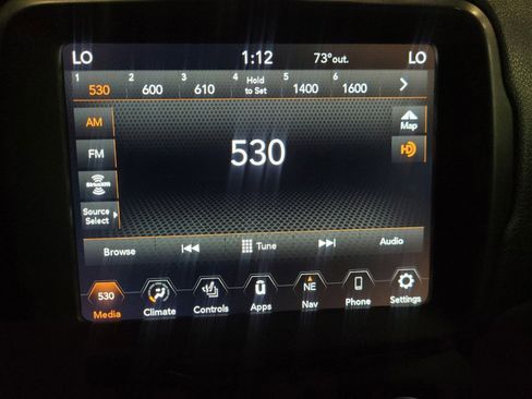 Used 2020 Jeep Renegade Limited w/ UConnect 8.4 Nav Group FWD image 25