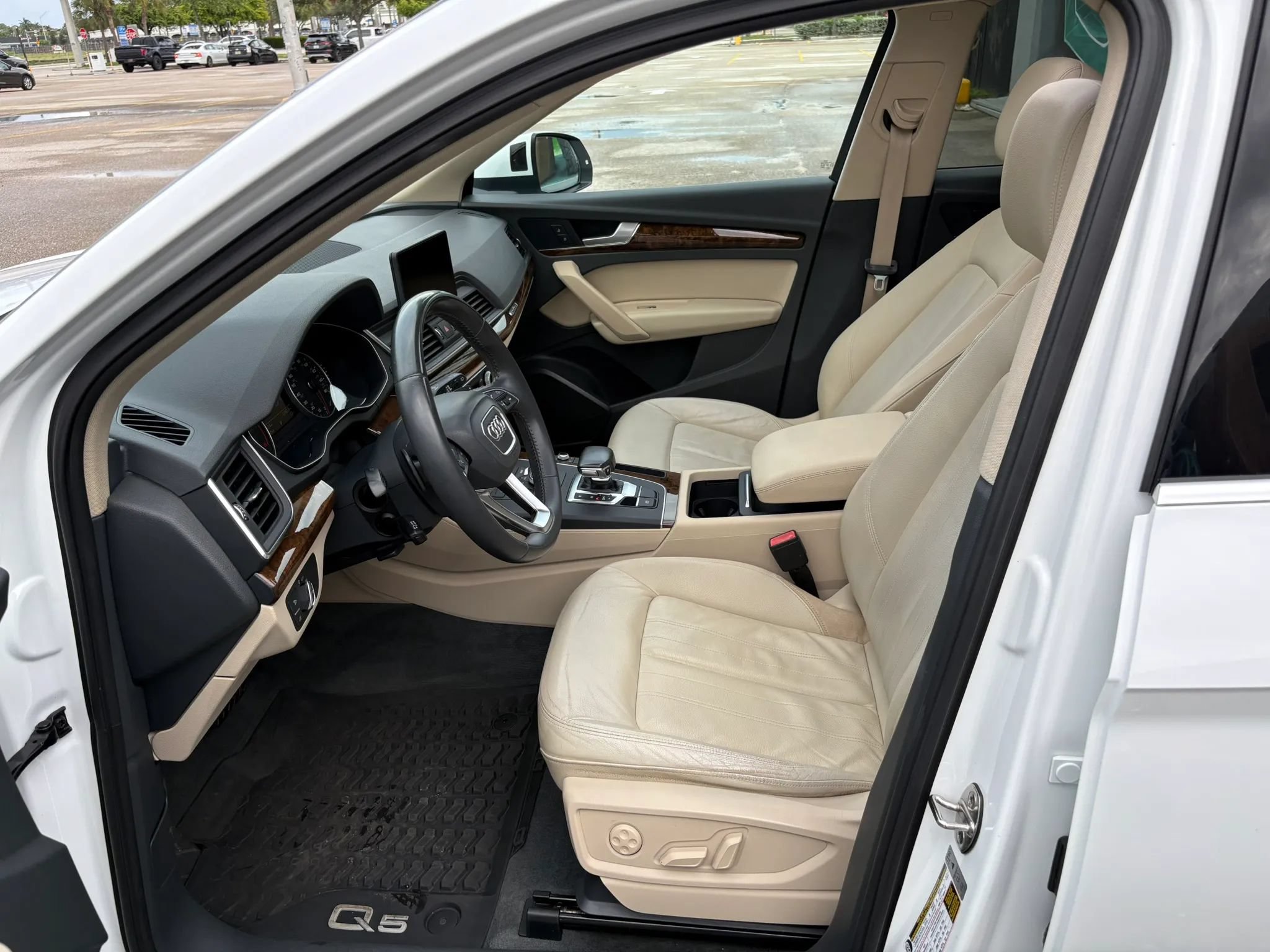 Used 2018 Audi Q5 2.0T Premium Plus w/ Premium Plus Package AWD/4WD image 12