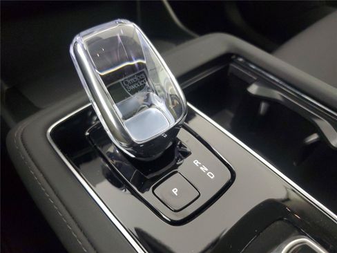 Certified 2026 Volvo XC90 B6 Plus AWD/4WD image 29