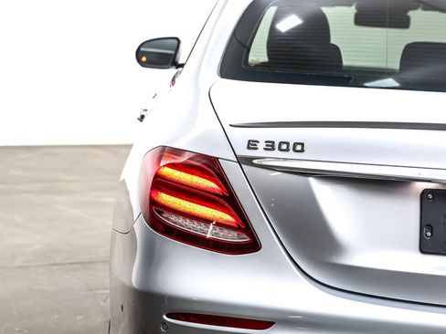 Used 2017 Mercedes-Benz E 300 image 15