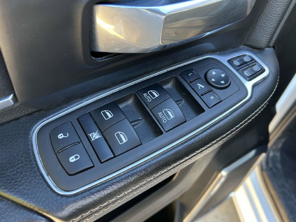 Used 2024 RAM 2500 Laramie w/ Safety Group AWD/4WD image 18