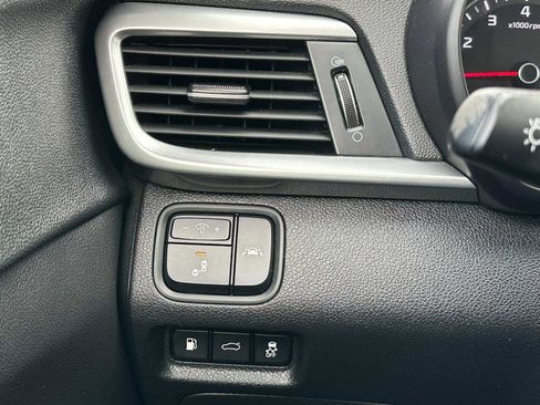 Used 2020 Kia Optima LX image 31