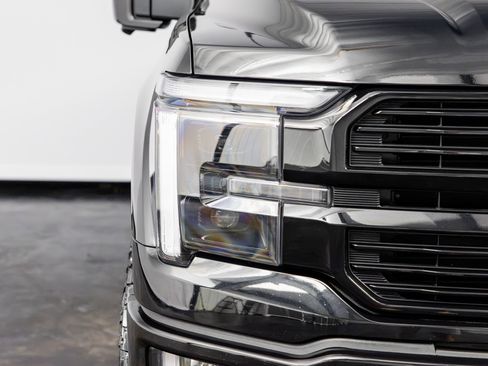 Used 2025 Ford F150 Platinum AWD/4WD image 3