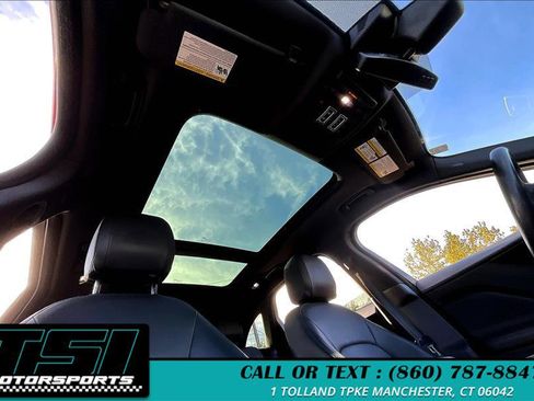 Used 2018 Jaguar F-PACE Premium image 22