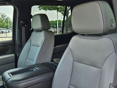 Used 2023 GMC Yukon SLT image 8