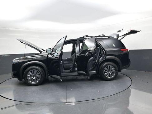 Used 2025 Nissan Pathfinder SV image 37