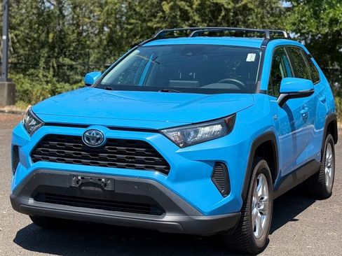 Certified 2021 Toyota RAV4 LE AWD/4WD image 1